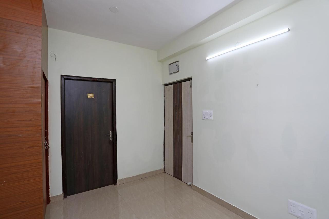 Hotel Oyo 17187 Urban Casa Kalkutta Exterior foto